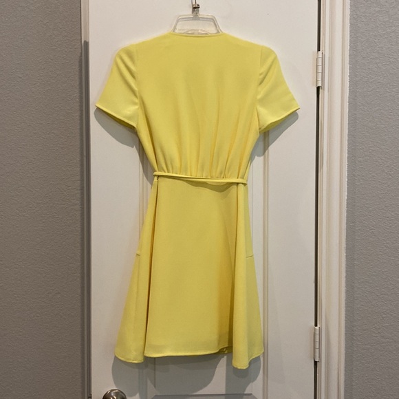 GIANNI BINI YELLOW WRAP AROUND DRESS - Picture 2 of 2